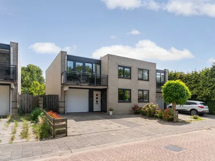 Twee-onder-één-kap te koop: Rondostraat 36, Muziekwijk N.-Noord Almere