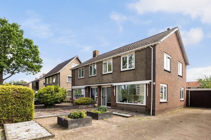 Twee-onder-één-kap te koop: Rondweg-West 128, Dokkum Hoedemakerspolder Dokkum