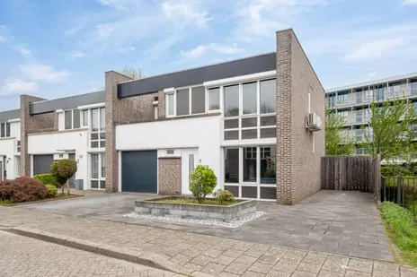 Hoekwoning te koop: Röntgenstraat 12, Brusselsepoort Maastricht
