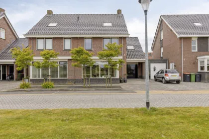 Tussenwoning te koop: Roockershuys 41, Tuitjenhorn-Centrum en Kerkbuurt Tuitjenhorn