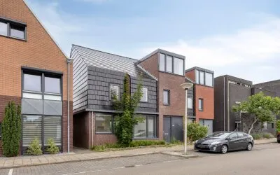 Twee-onder-één-kap te koop: Roomweg 181, Enschede