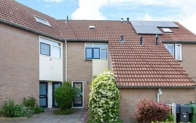 Terraced house for sale: Roordaburg 16, Camminghaburen-Midden Leeuwarden