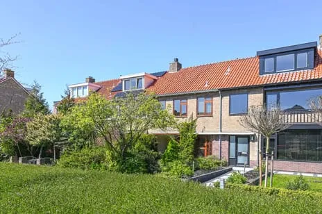 Tussenwoning te koop: Roos en Beeklaan 101, Kerkpadbuurt Santpoort-Noord