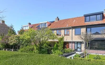 Tussenwoning te koop: Roos en Beeklaan 101, Kerkpadbuurt Santpoort-Noord