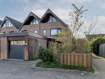 Tussenwoning te koop: Roos van Dekama erf 15, Ervenbuurt Capelle Aan Den Ijssel