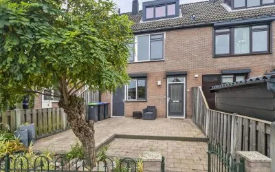 Tussenwoning te koop: Roosendaelweg 17, Geervliet-Noordoost Geervliet