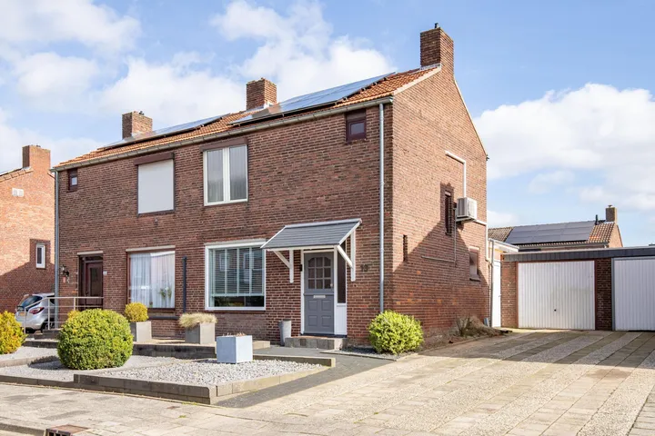 Twee-onder-één-kap te koop: Rooseveltstraat 13, Waubach Landgraaf
