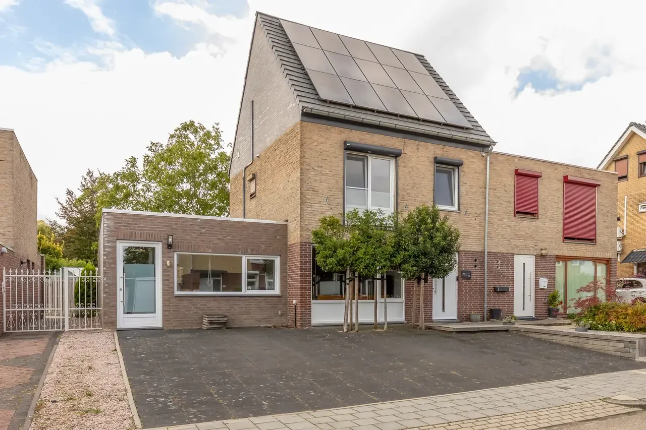 Twee-onder-één-kap te koop: Rooseveltstraat 73, Schimmert