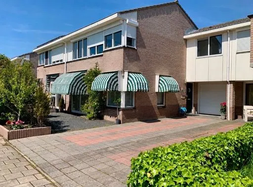 Tussenwoning te koop: Roosje Vosplantsoen 12, Hoofddorp Toolenburg Oost Hoofddorp