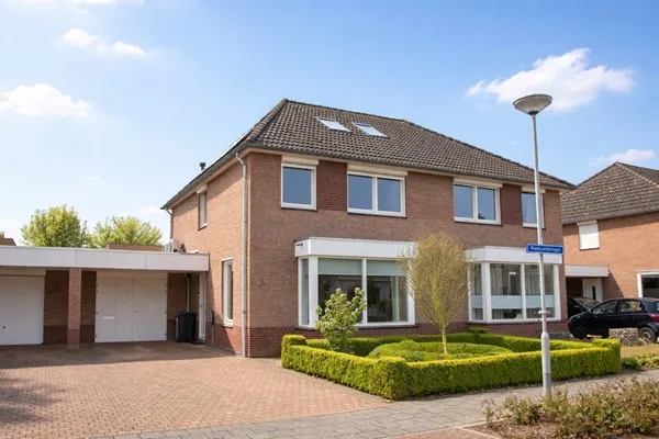 Tussenwoning te koop: Roosveldsingel 21, Kern Heythuysen Heythuysen