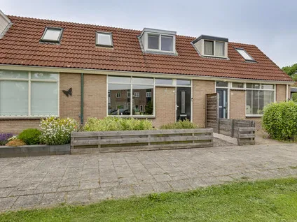 Terraced house for sale: Roptastate 18, Camminghaburen-Noord Leeuwarden