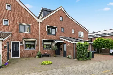 Tussenwoning te koop: Rosa Manussingel 79, Breedweer Heemskerk
