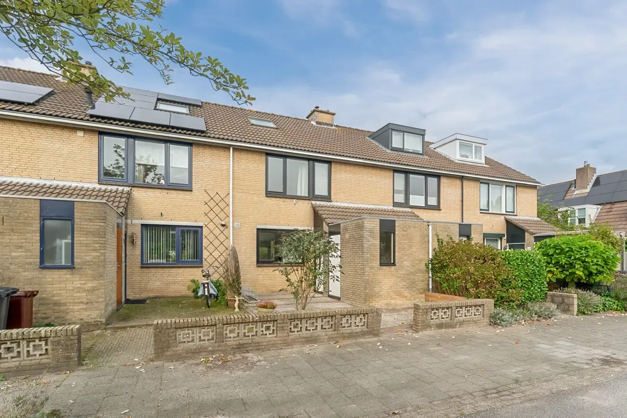 Tussenwoning te koop: Rosa Spierlaan 15, Oegstgeest