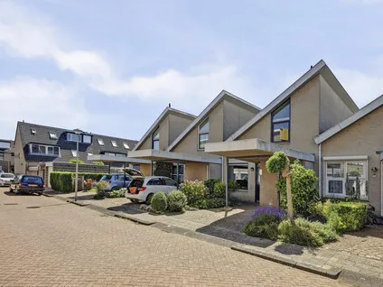 Terraced house for sale: Rosa Spierstraat 12, Maaswijk-Noordoost Spijkenisse