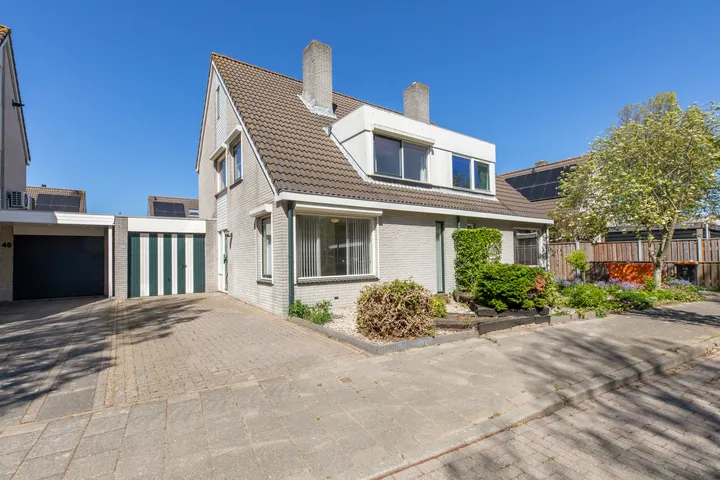 Tussenwoning te koop: Rosenburglaan 44, Rosenburg Vlissingen