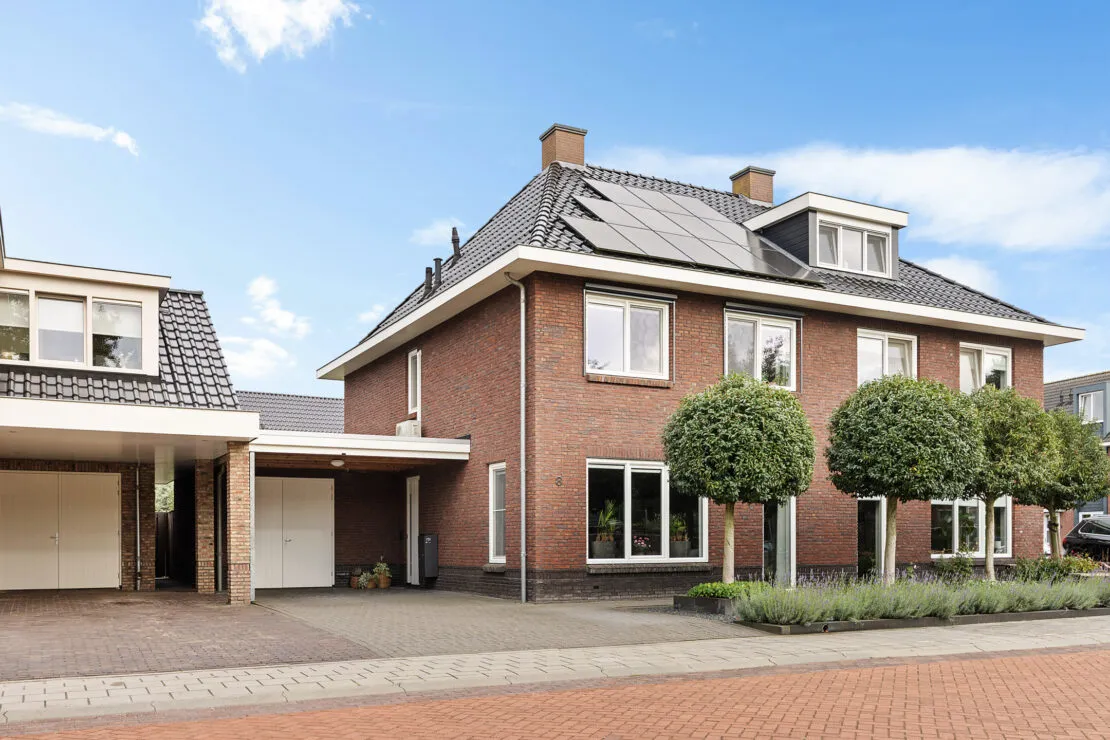 Twee-onder-één-kap te koop: Roseweert 8, Luttenberg