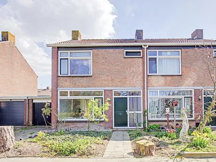 Tussenwoning te koop: Rossinistraat 11, Oudelandse Hoeve Terneuzen