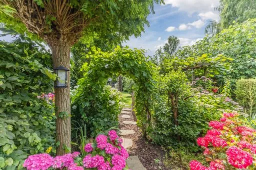 Home for sale: Rotterdamseweg, Juliandorp Zwijndrecht