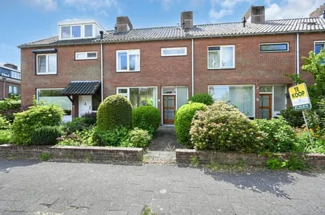 Tussenwoning te koop: Rouboslaan 21, Boschgeest Voorschoten