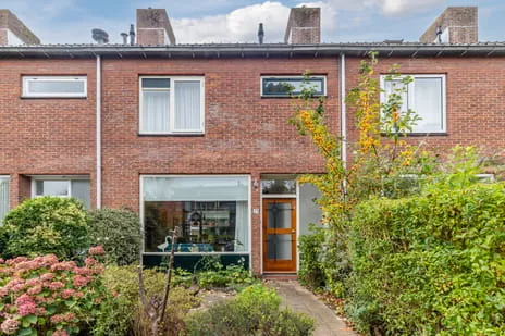 Tussenwoning te koop: Rouboslaan 23, Boschgeest Voorschoten