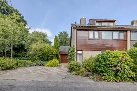 Corner house for sale: Roucooppark 1, Starrenburg Voorschoten