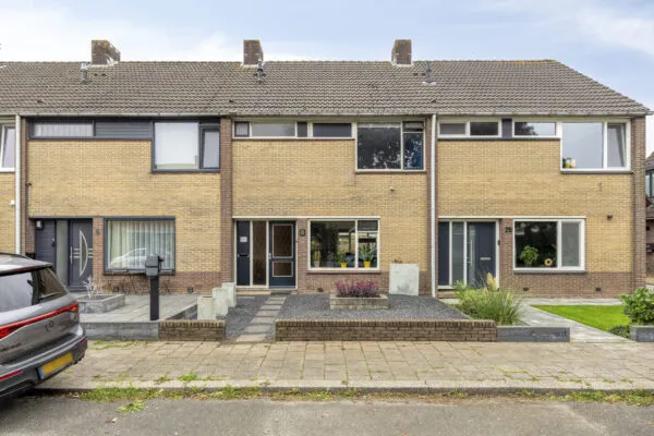 Tussenwoning te koop: Rousseaustraat 4, Apeldoorn