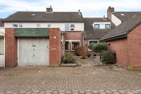 Tussenwoning te koop: Roussillonhof 21, Achtse Barrier-Gunterslaer Eindhoven