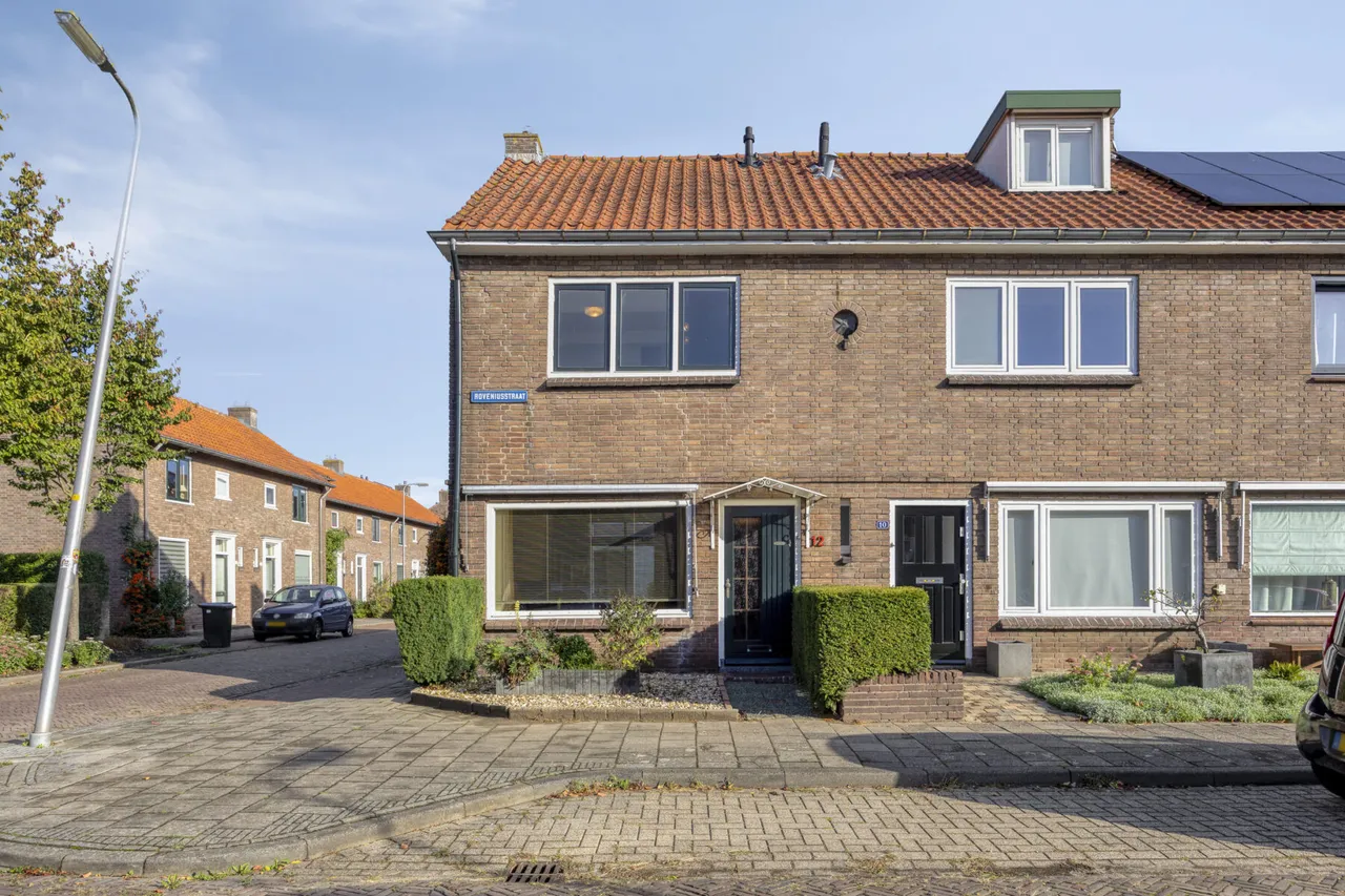 Hoekwoning te koop: Roveniusstraat 12, Deventer