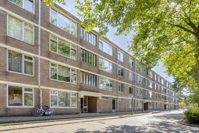 Apartment for sale: Royaardsplein 58, Toneelspelersbuurt Schiedam