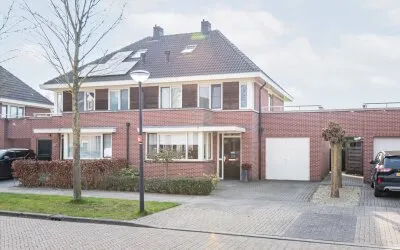 Twee-onder-één-kap te koop: Rozemarijn 28, Verspreide huizen Varsselder Gendringen