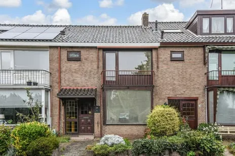 Tussenwoning te koop: Rozemarijn 81, Hofwijk en Oranjehof Wateringen