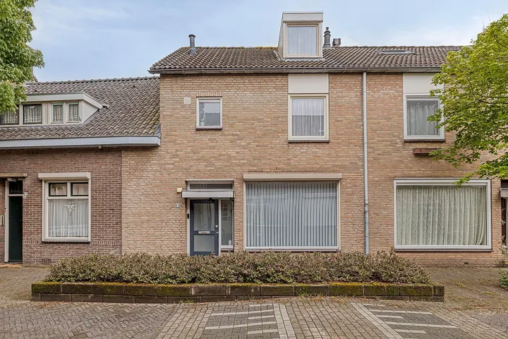 Tussenwoning te koop: Rozemarijnstraat 23, Joriskwartier Eindhoven