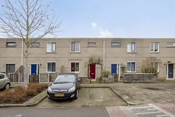 Tussenwoning te koop: Rozemarijnstraat 8, Kruidenwijk Midden-oost Almere