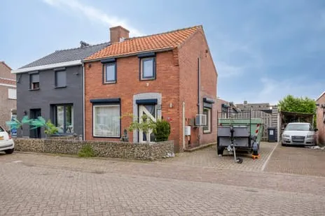 Twee-onder-één-kap te koop: Rozenkransstraat 69, Sint Willebrord St. Willebrord
