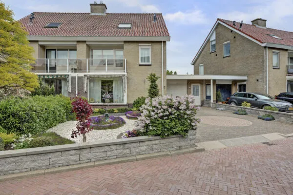 Tussenwoning te koop: Rozenlaan 3, Dorp Valkenburg
