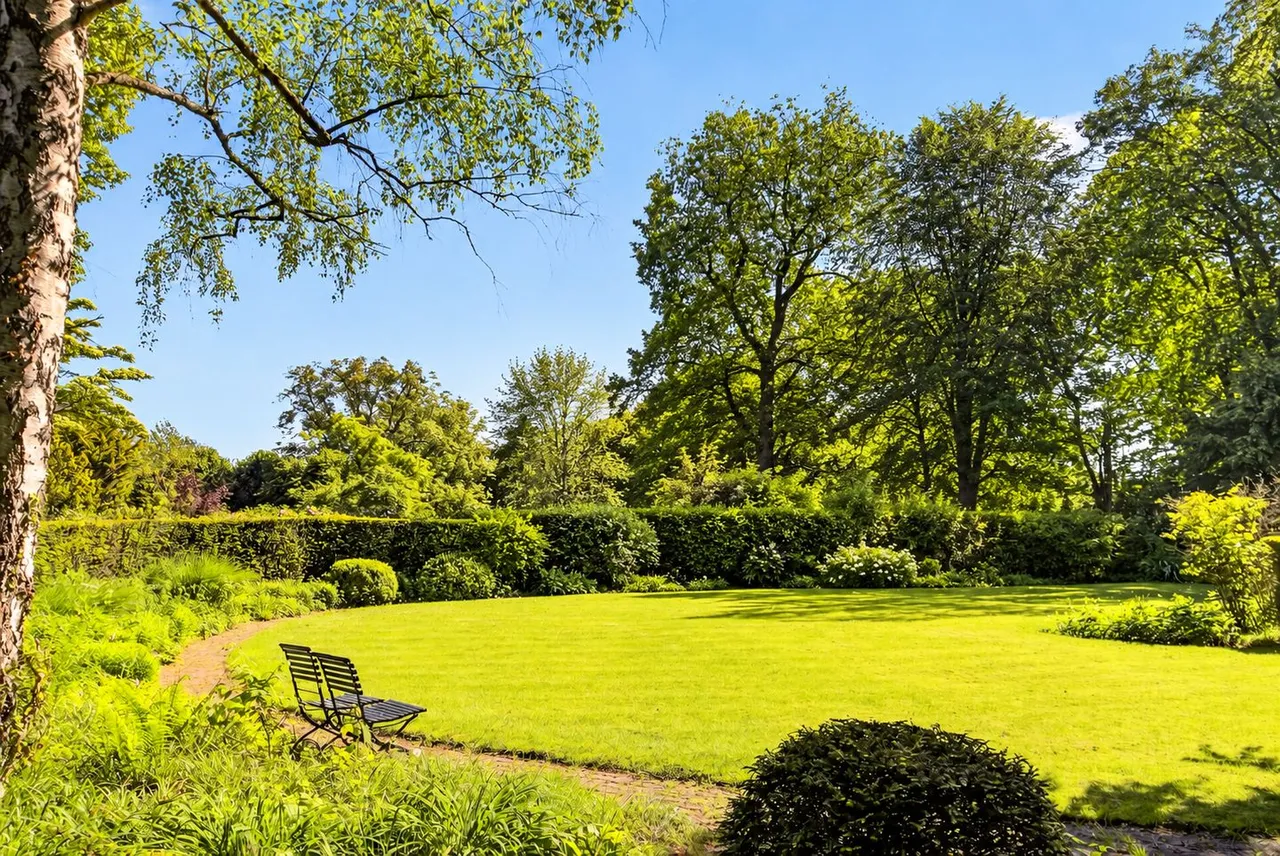 Vrijstaande woning te koop: Rozenlaantje 6, Laren (Nh)