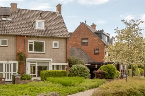 Terraced house for sale: Rozenplein 9, Groot Deijleroord en Ter Weer Wassenaar