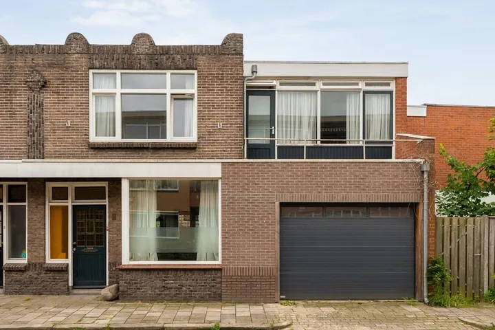 Tussenwoning te koop: Rozenstraat 1, Arendsboer en omgeving Noord Almelo