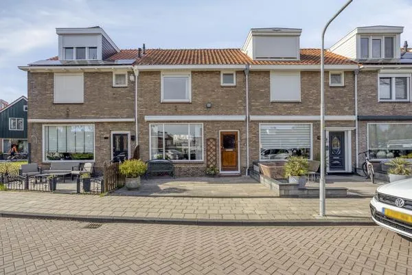 Tussenwoning te koop: Rozenstraat 12, Volendam-Bloemenbuurt Volendam