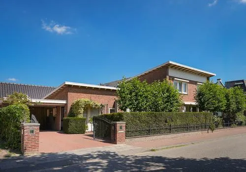 Vrijstaande woning te koop: Rozenstraat 2, Kern Beneden-Leeuwen Beneden-Leeuwen