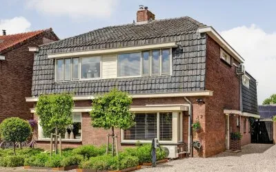 Twee-onder-één-kap te koop: Rozenstraat 2, Burgemeesterswijk Tiel