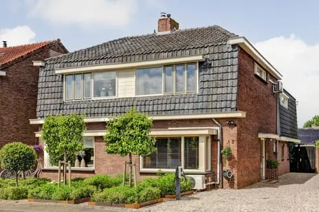 Twee-onder-één-kap te koop: Rozenstraat 2, Burgemeesterswijk Tiel