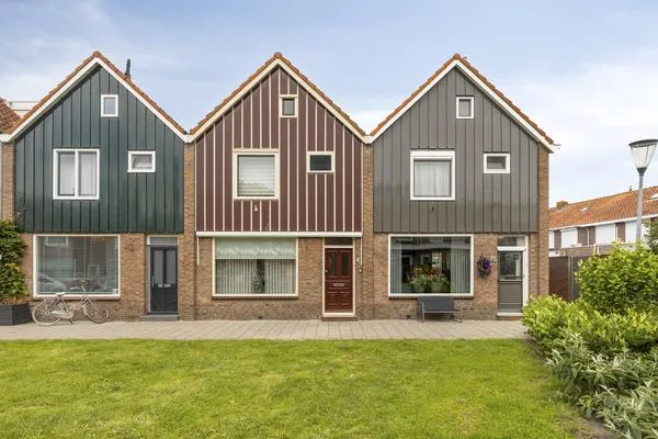 Hoekwoning te koop: Rozenstraat 22, Volendam-Bloemenbuurt Volendam