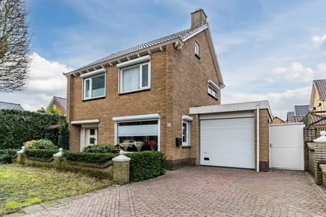 Twee-onder-één-kap te koop: Rozenstraat 27, Sint Willebrord St. Willebrord
