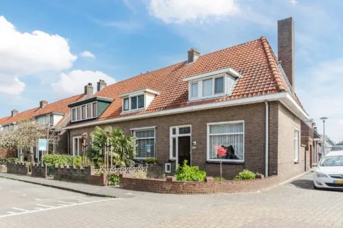 Hoekwoning te koop: Rozenstraat 29, Burgemeesterswijk Tiel