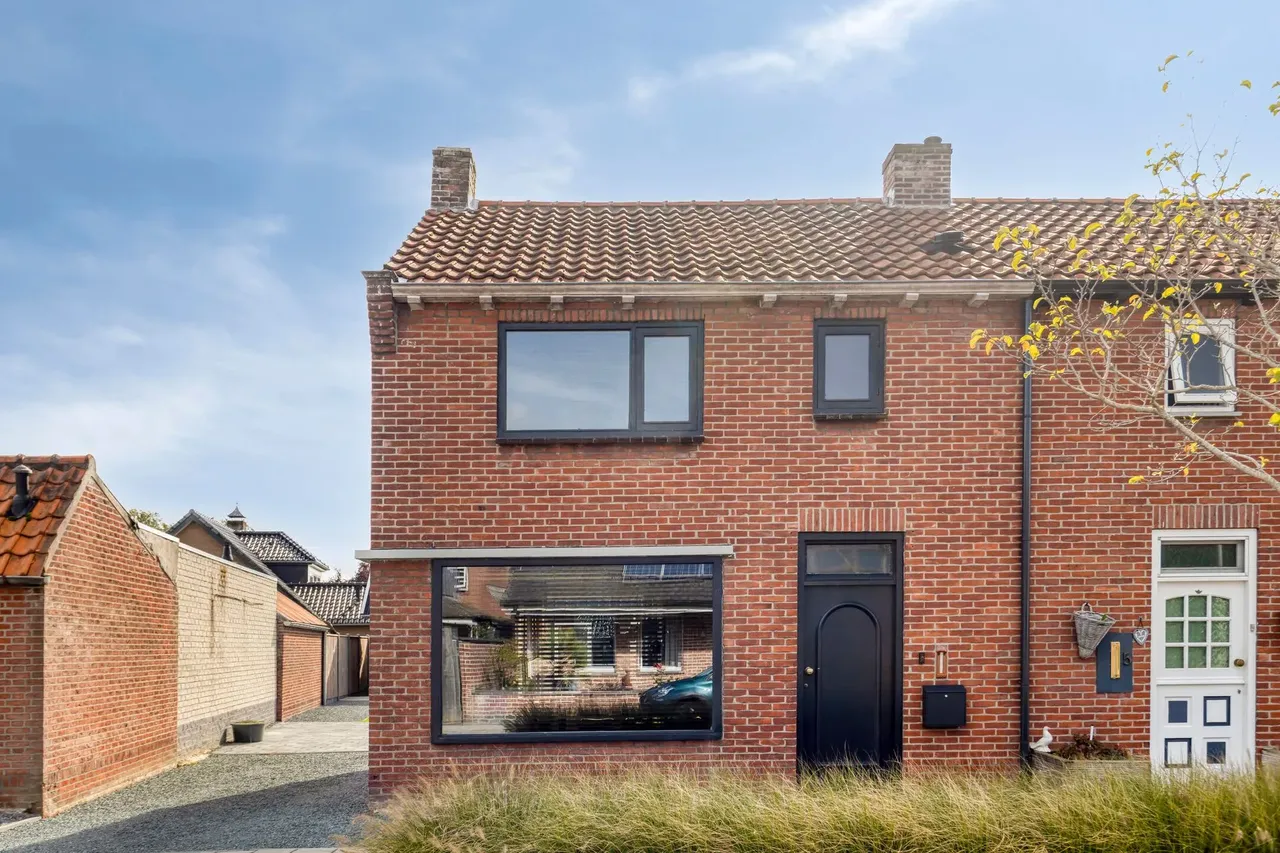 Twee-onder-één-kap te koop: Rozenstraat 3, Graauw
