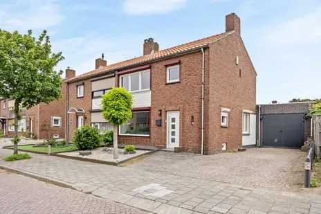 Twee-onder-één-kap te koop: Rozenstraat 32, Schilberg Echt