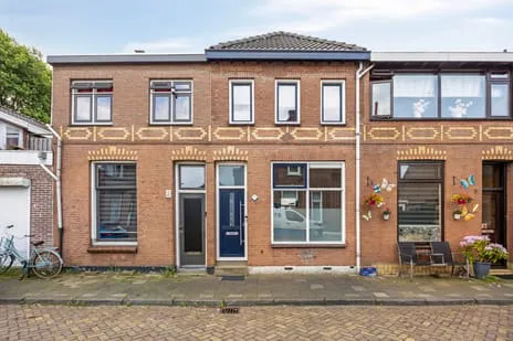 Tussenwoning te koop: Rozenstraat 4, Bloemenbuurt Dordrecht
