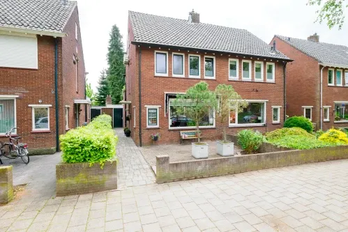 Twee-onder-één-kap te koop: Rozenstraat 41, Woolde Hengelo