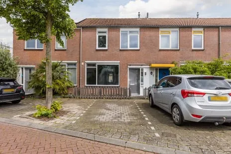 Terraced house for sale: Rozenstraat 45, Tuinwijk Bergen Op Zoom